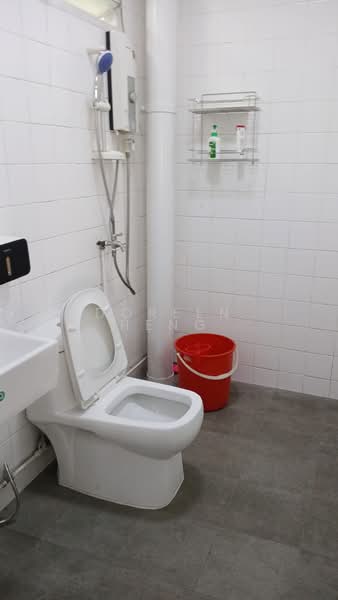 786B Woodlands Drive 60, 786B Woodlands Drive 60, Room Rental, 180 sqft, HDB Flat For Rent, by Doreen Heng, 500074080 - Bathroom - PropertyGuru.com.sg