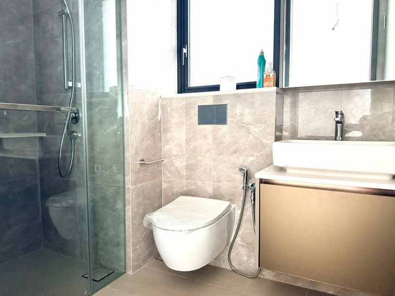 Irwell Hill Residences Condominium For Sale at S$ 4,800,000 | PropertyGuru Singapore - Bathroom