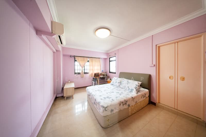 323 Sembawang Close HDB Flat For Sale at S$ 598,000 | PropertyGuru Singapore - Bedroom