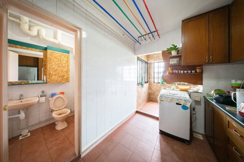 323 Sembawang Close HDB Flat For Sale at S$ 598,000 | PropertyGuru Singapore - Bathroom