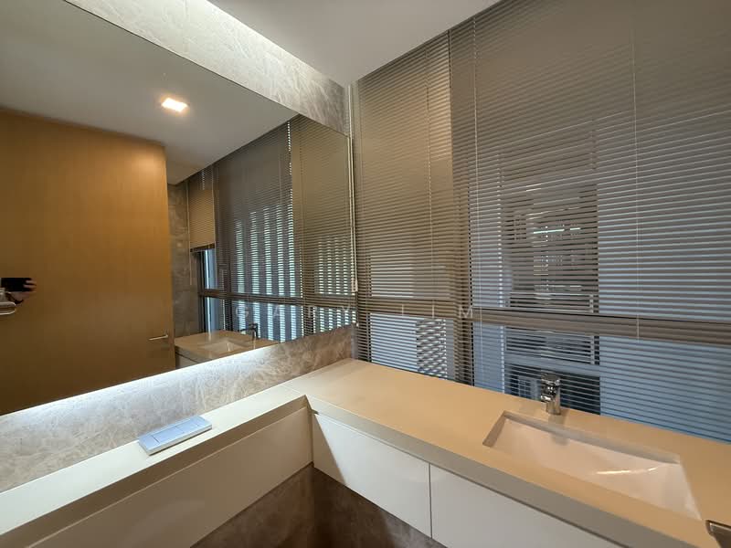 The Laurels @ Cairnhill Road, 38 Cairnhill Road, 2 Bedrooms, 883 sqft, Condominium For Rent, by Gary Lim, 500074141 - Bathroom - PropertyGuru.com.sg