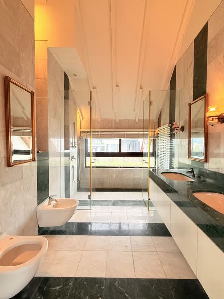 Chancery, Chancery | Newton | Novena, 10+ Bedrooms, 25,000 sqft, Good Class Bungalow For Rent, by Gwendolyn Xu ( 徐瀞 ), 500074146 - Bathroom - PropertyGuru.com.sg