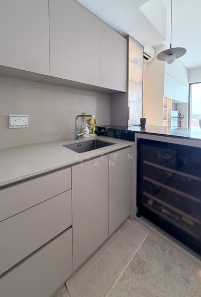 Seaside Residences Condominium For Sale at S$ 1,650,000 | PropertyGuru Singapore - Kitchen