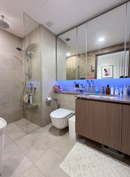 Seaside Residences Condominium For Sale at S$ 1,650,000 | PropertyGuru Singapore - Bathroom