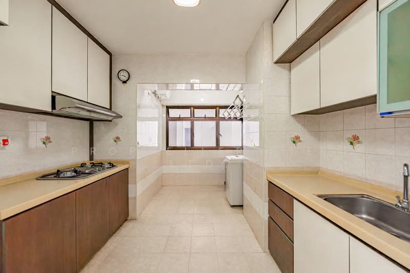 145 Lorong 2 Toa Payoh HDB Flat For Sale at S$ 1,061,000 | PropertyGuru Singapore - Kitchen