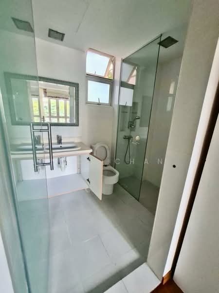 Ewe Boon Regent Condominium For Sale at S$ 2,080,000 | PropertyGuru Singapore - Bathroom