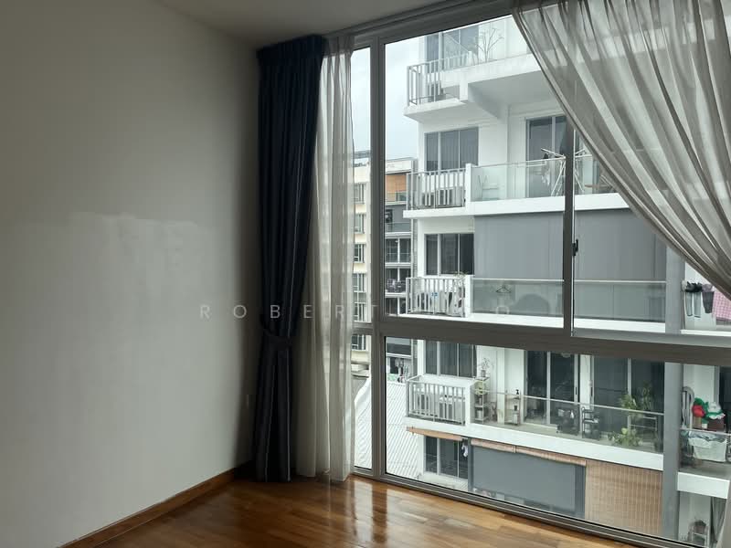 Rezi 26 Condominium For Sale at S$ 1,220,000 | PropertyGuru Singapore - Balcony