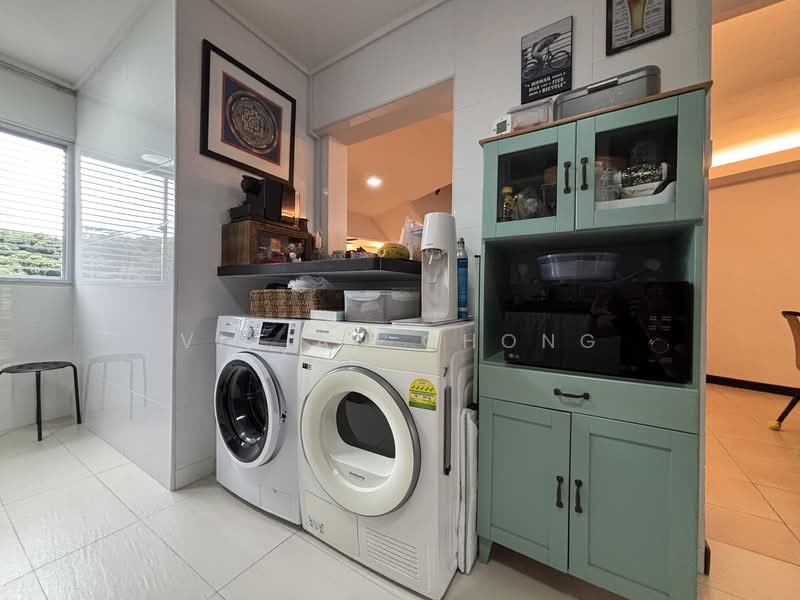 512 Bukit Batok Street 52 HDB Flat For Sale at S$ 860,000 | PropertyGuru Singapore - Interior