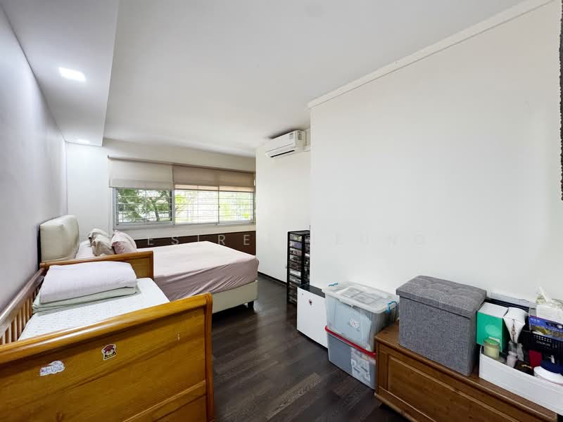 210 Pasir Ris Street 21 HDB Flat For Sale at S$ 850,000 | PropertyGuru Singapore - Master Bedroom