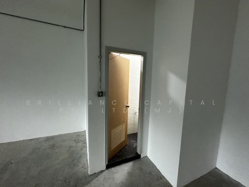 E-Centre @ Redhill, 3791 Jalan Bukit Merah, 2,863 sqft, Light Industrial (B1) For Rent, by MJ ZHUO, 500074236 - Interior - CommercialGuru.com.sg