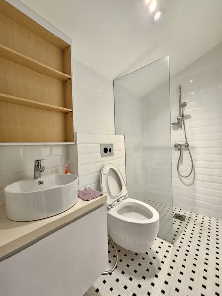 Berwick Drive Corner Terrace For Sale at S$ 7,570,200 | PropertyGuru Singapore - 3rd Floor Bedroom 4 Bathroom