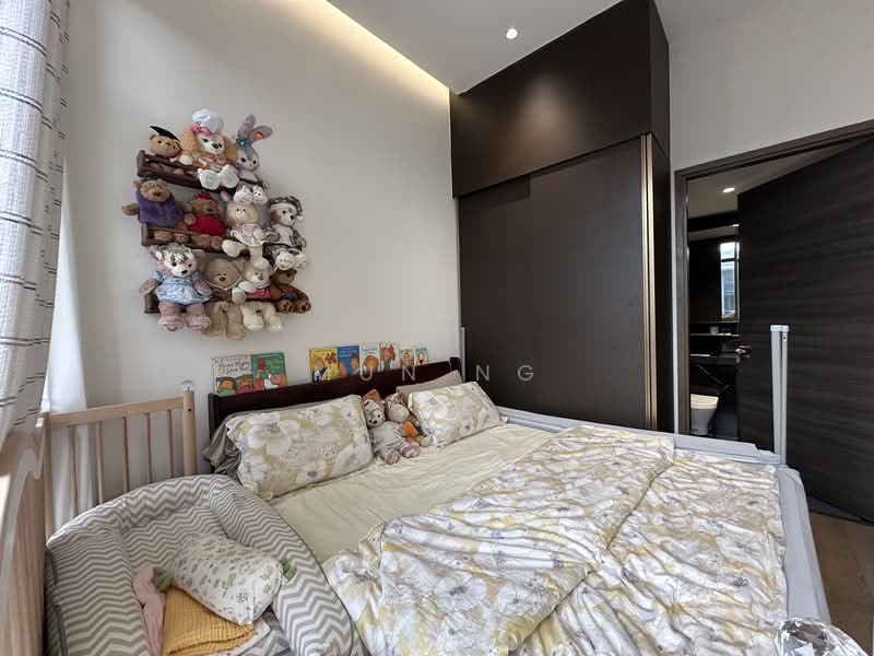 The Florence Residences Condominium For Sale at S$ 1,550,000 | PropertyGuru Singapore - Master Bedroom