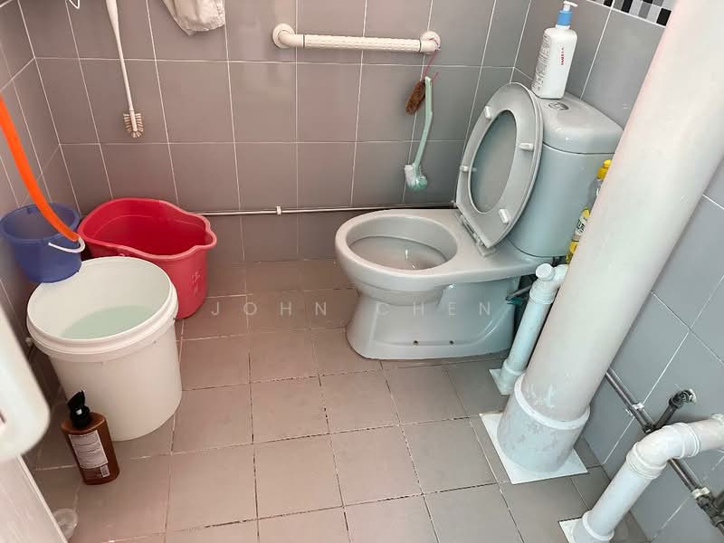 130 Bedok North Street 2, 130 Bedok North Street 2, Room Rental, 150 sqft, HDB Flat For Rent, by John Chen, 500074248 - Bathroom - PropertyGuru.com.sg