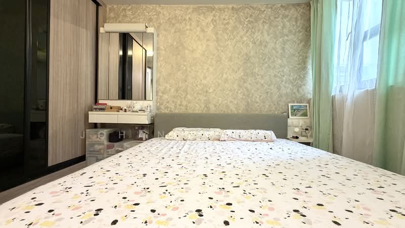 5 Ghim Moh Road HDB Flat For Sale at S$ 418,000 | PropertyGuru Singapore - Bedroom