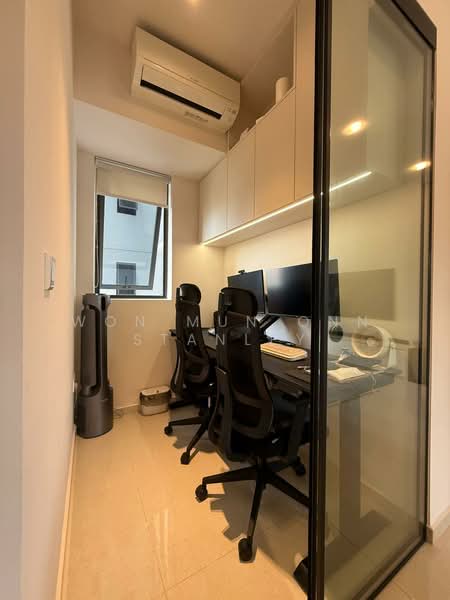 Midwood Condominium For Sale at S$ 1,620,000 | PropertyGuru Singapore - Study