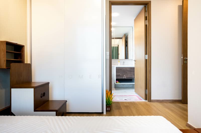 Parc Botannia Condominium For Sale at S$ 1,490,000 | PropertyGuru Singapore - Bathroom