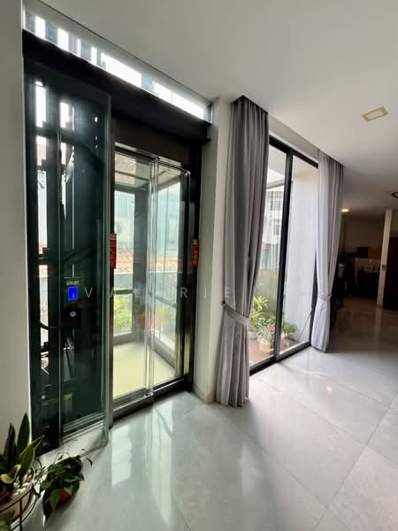 Holland grove Semi-Detached House For Sale at S$ 12,000,000 | PropertyGuru Singapore - Interior