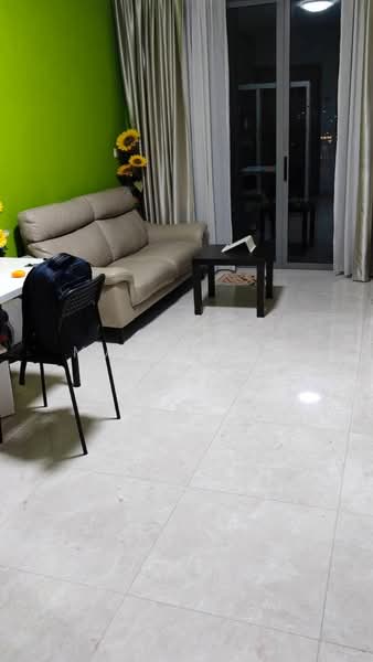 The Glades Condominium For Sale at S$ 1,249,000 | PropertyGuru Singapore - Living Room