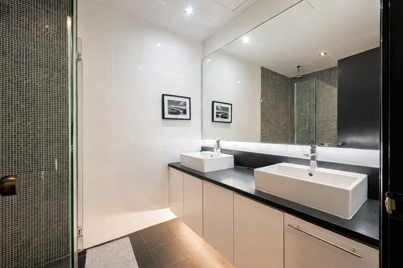 Eastwood Green Terraced House For Sale at S$ 3,400,000 | PropertyGuru Singapore - Bathroom