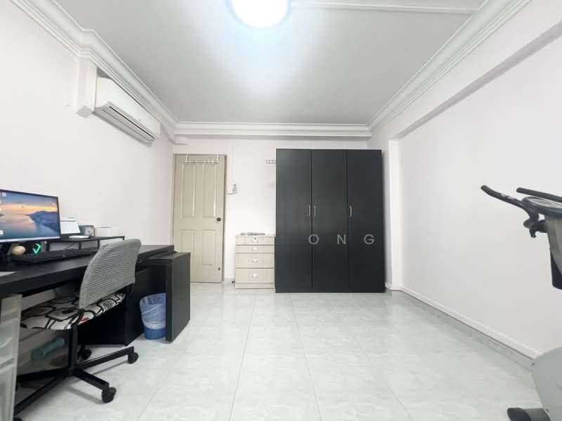 122 Simei Street 1 HDB Flat For Sale at S$ 780,000 | PropertyGuru Singapore - Study