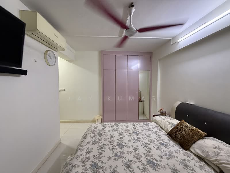 187B Bedok North Street 4 HDB Flat For Sale at S$ 850,000 | PropertyGuru Singapore - Bedroom