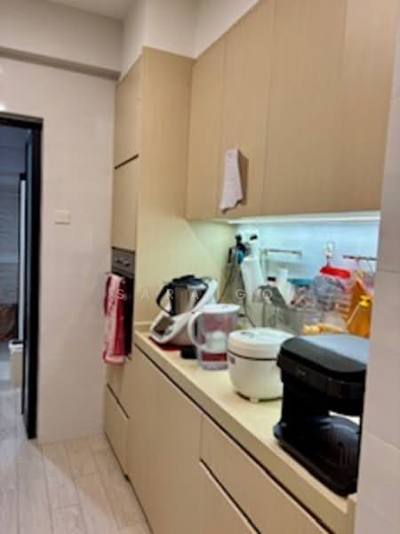Castle Green Condominium For Sale at S$ 1,650,000 | PropertyGuru Singapore - Kitchen