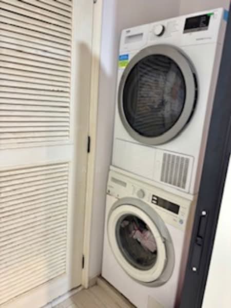 Castle Green Condominium For Sale at S$ 1,650,000 | PropertyGuru Singapore - Interior