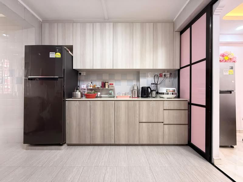 224 Bishan Street 23 HDB Flat For Sale at S$ 980,888 | PropertyGuru Singapore - Kitchen