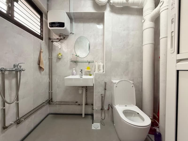 224 Bishan Street 23, 224 Bishan Street 23, 3 Bedrooms, 1,140 sqft, HDB Flat For Sale, by Ian Teh Boleh, 500074346 - Bathroom - PropertyGuru.com.sg