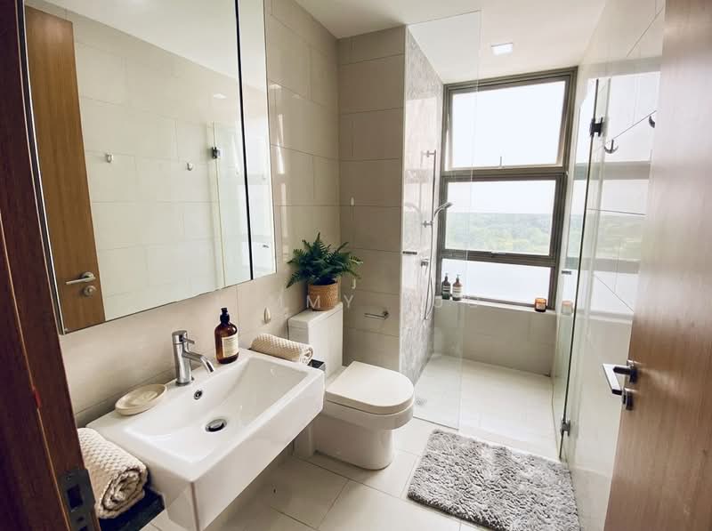 The Seafront on Meyer Condominium For Sale at S$ 4,300,000 | PropertyGuru Singapore - Bathroom