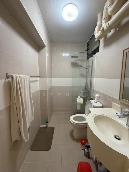 461 Choa Chu Kang Avenue 4 HDB Flat For Sale at S$ 620,000 | PropertyGuru Singapore - Bathroom