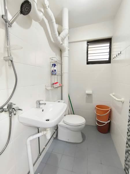 207 Serangoon Central HDB Flat For Sale at S$ 566,000 | PropertyGuru Singapore - Bathroom