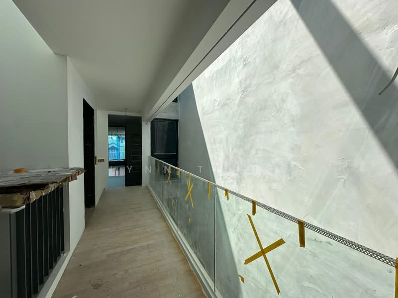 ❤️GIANT⚡️Brand New 4 Lvls Inter-Terrace in Seletar Hills Estate w Mezzanine, Attic & Lift, Jalan Ketumbit/ Yio Chu Kang Road/ Seletar Hills Estate, 6 Bedrooms, 5,150 sqft, Terraced House For Sale, by Lynn Tiang, 500074371 - Corridor - PropertyGuru.com.sg