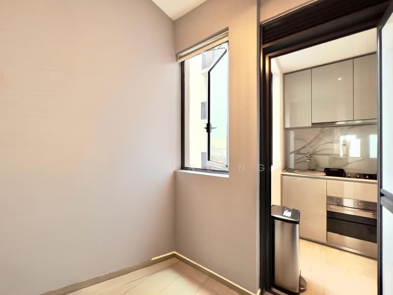 Parc Esta Condominium For Sale at S$ 2,750,000 | PropertyGuru Singapore - Kitchen