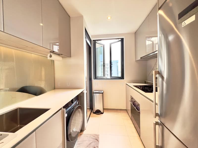 Parc Esta Condominium For Sale at S$ 2,750,000 | PropertyGuru Singapore - Kitchen