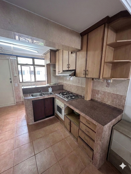 5 Marine Terrace HDB Flat For Sale at S$ 495,000 | PropertyGuru Singapore - Kitchen