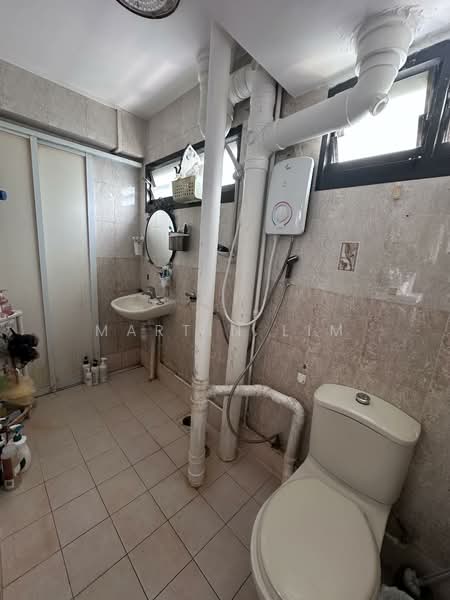 5 Marine Terrace HDB Flat For Sale at S$ 495,000 | PropertyGuru Singapore - Bathroom