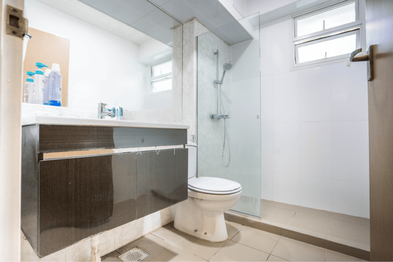 669A Edgefield Plains HDB Flat For Sale at S$ 800,000 | PropertyGuru Singapore - Bathroom