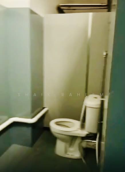 3 Kallang Way 2A, Kallang Way, 100 sqft, Dormitory For Rent, by Shaik Raheem, 500074414 - Bathroom - CommercialGuru.com.sg