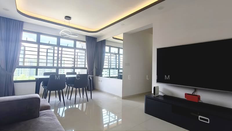 478B Yishun Street 44 HDB Flat For Sale at S$ 599,888 | PropertyGuru Singapore - Living Room