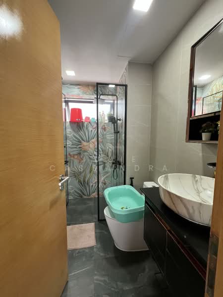 NV Residences Condominium For Sale at S$ 1,900,000 | PropertyGuru Singapore - Bathroom