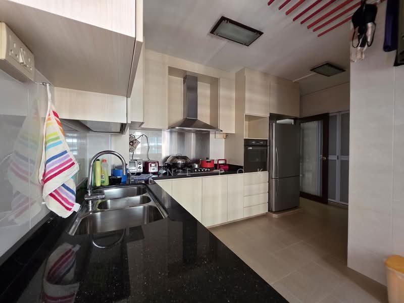 642 Bedok Reservoir Road HDB Flat For Sale at S$ 1,120,000 | PropertyGuru Singapore - Kitchen
