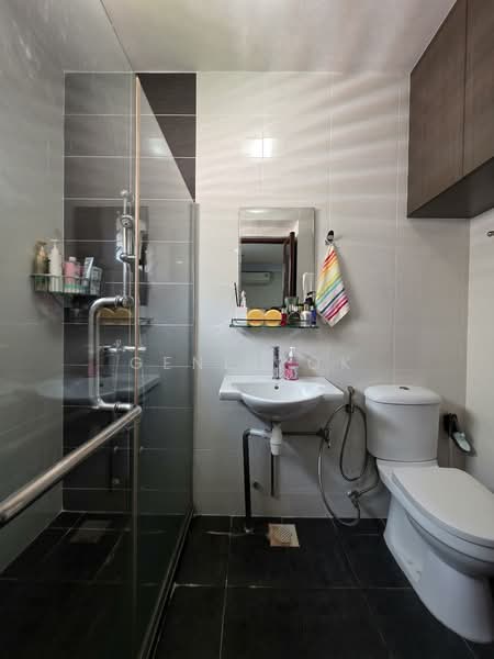 642 Bedok Reservoir Road HDB Flat For Sale at S$ 1,120,000 | PropertyGuru Singapore - Bathroom