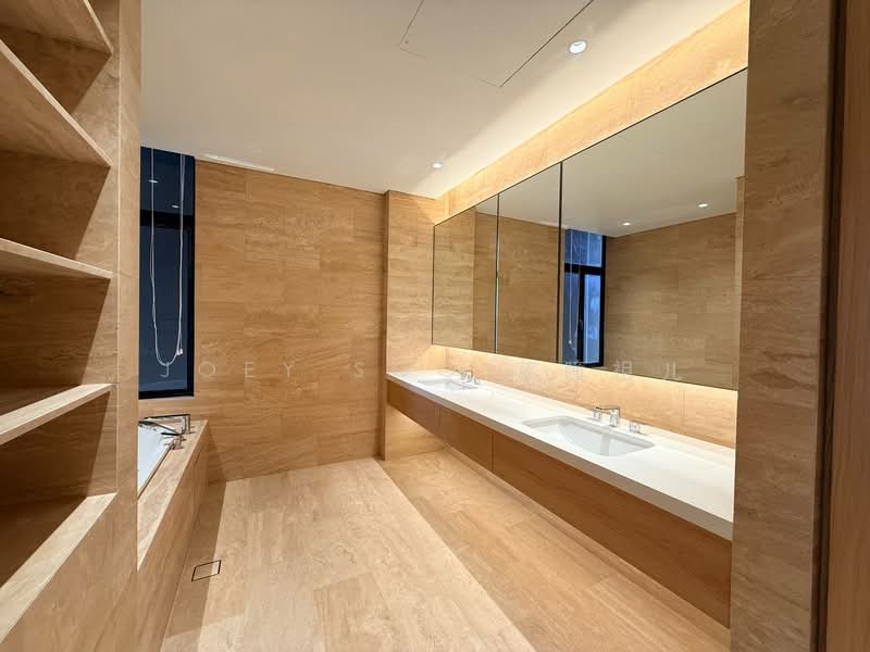 The Colonnade, 82 Grange Road, 2 Bedrooms, 2,880 sqft, Condominium For Rent, by Joey Soo 苏瞳祖儿, 500074436 - Bathroom - PropertyGuru.com.sg