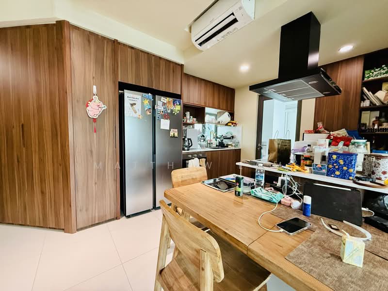 The Topiary Executive Condominium For Sale at S$ 1,650,000 | PropertyGuru Singapore - Kitchen