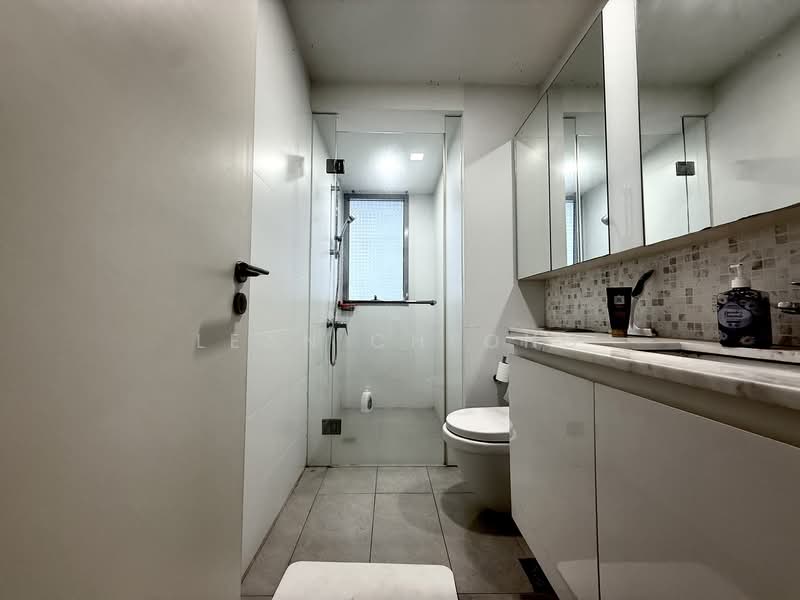 The Minton Condominium For Sale at S$ 1,590,000 | PropertyGuru Singapore - Bathroom