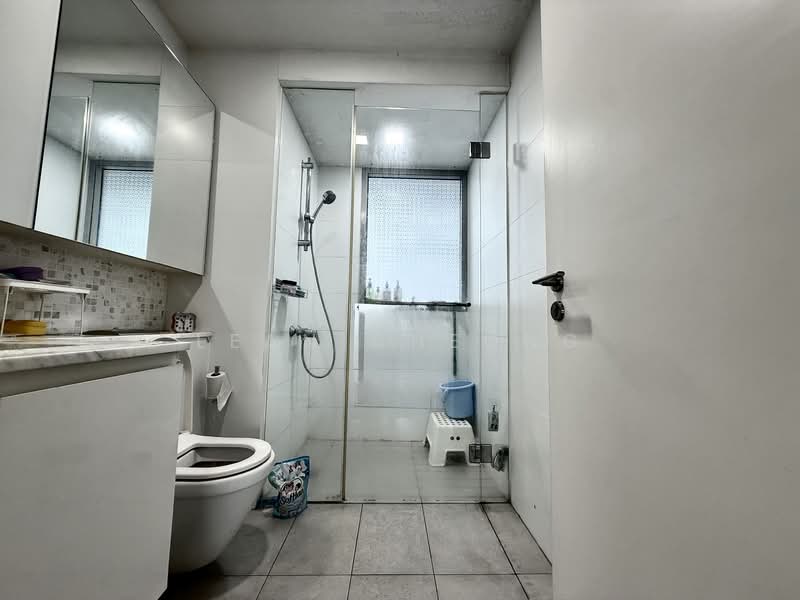 The Minton Condominium For Sale at S$ 1,590,000 | PropertyGuru Singapore - Bathroom