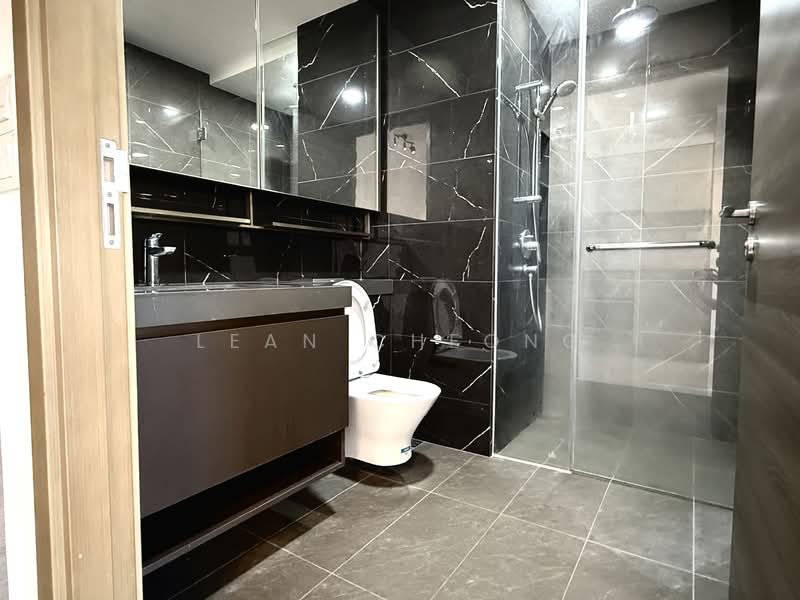 The Florence Residences, 95 Hougang Avenue 2, 1 Bedroom, 484 sqft, Condominium For Rent, by Lean Cheong, 500074470 - Bathroom - PropertyGuru.com.sg