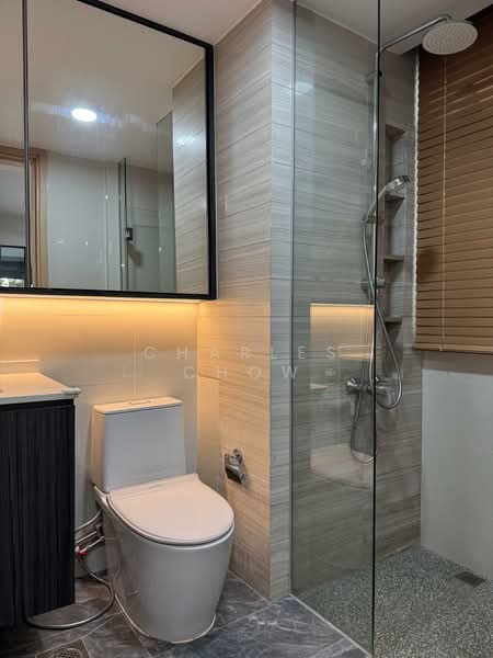 Hedges Park Condominium, 77 Flora Drive, 2 Bedrooms, 915 sqft, Condominium For Rent, by Charles Chow, 500074485 - Bathroom - PropertyGuru.com.sg