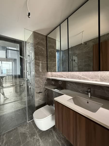 Lentor Modern, Lentor Central, 3 Bedrooms, 1,109 sqft, Condominium For Rent, by Charlene Ong, 500074488 - Bathroom - PropertyGuru.com.sg